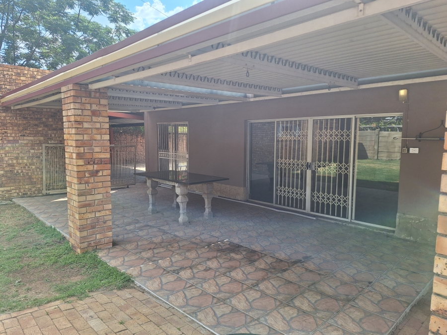 To Let 3 Bedroom Property for Rent in Bodorp North West